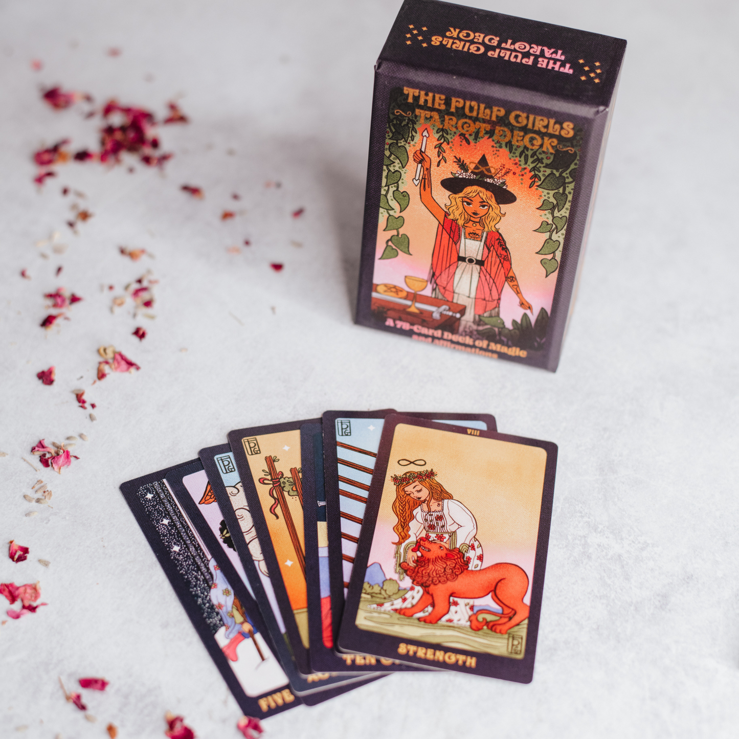 Pulp Girls Tarot Deck, The: A 78-Card Deck of Magic and Affirmations